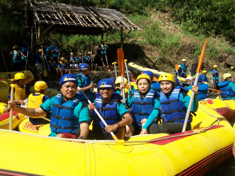 TOUR WISATA DAN RAFTING SONGA PT. BPR ARMINDO KENCANA MALANG